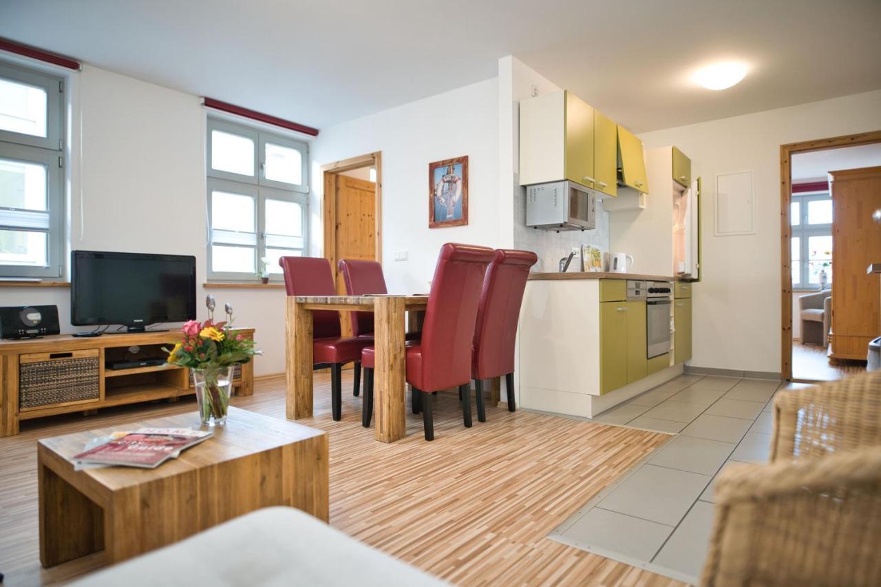 Zum Goldenen Anker Aparthotel ชตราลซุนด์ ภายนอก รูปภาพ