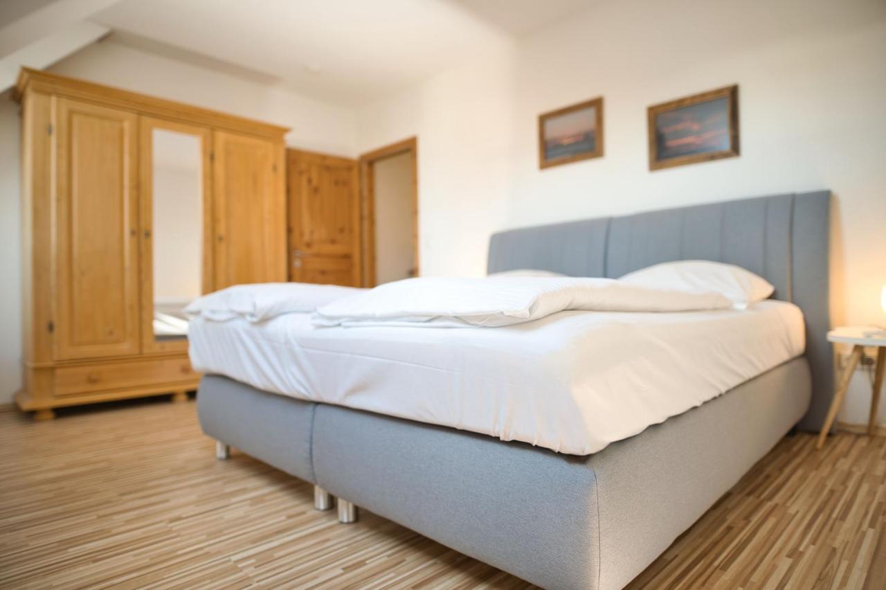 Zum Goldenen Anker Aparthotel ชตราลซุนด์ ภายนอก รูปภาพ