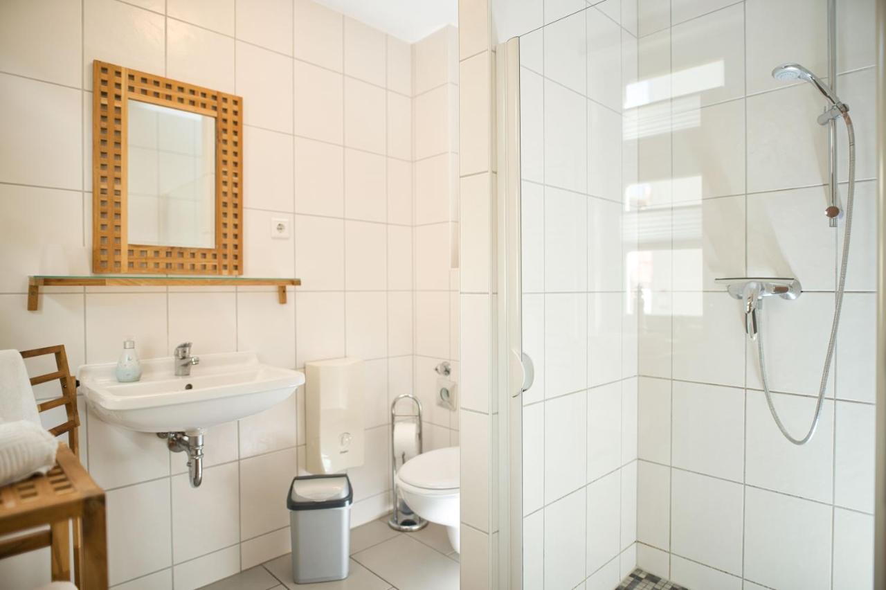 Zum Goldenen Anker Aparthotel ชตราลซุนด์ ภายนอก รูปภาพ