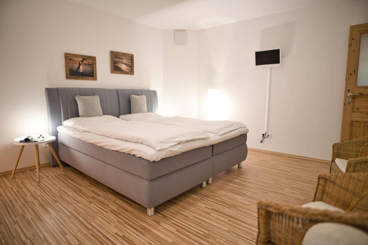 Zum Goldenen Anker Aparthotel ชตราลซุนด์ ภายนอก รูปภาพ