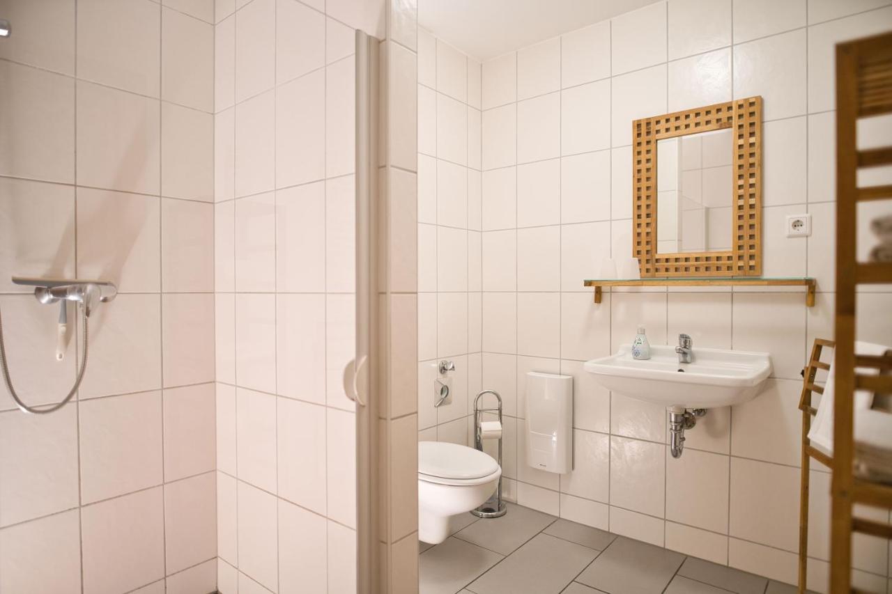 Zum Goldenen Anker Aparthotel ชตราลซุนด์ ภายนอก รูปภาพ