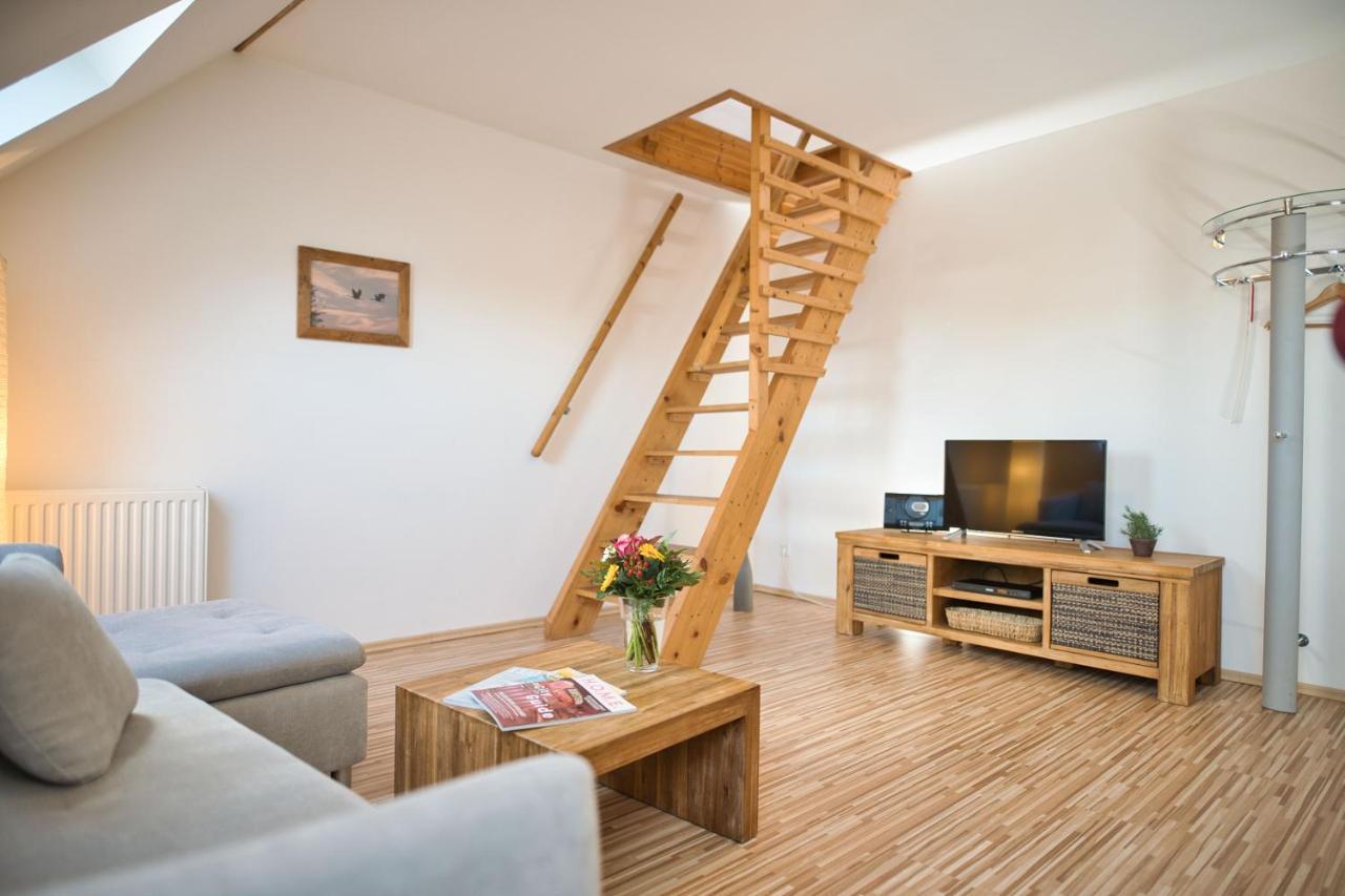 Zum Goldenen Anker Aparthotel ชตราลซุนด์ ภายนอก รูปภาพ