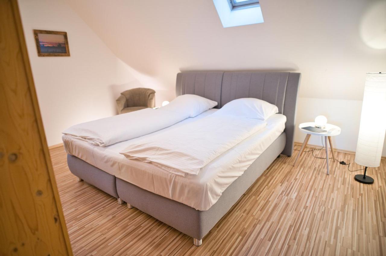 Zum Goldenen Anker Aparthotel ชตราลซุนด์ ภายนอก รูปภาพ