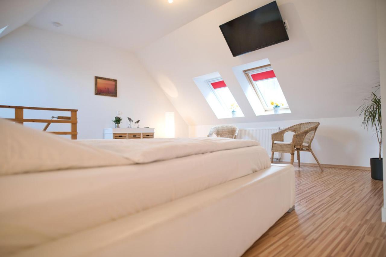 Zum Goldenen Anker Aparthotel ชตราลซุนด์ ภายนอก รูปภาพ