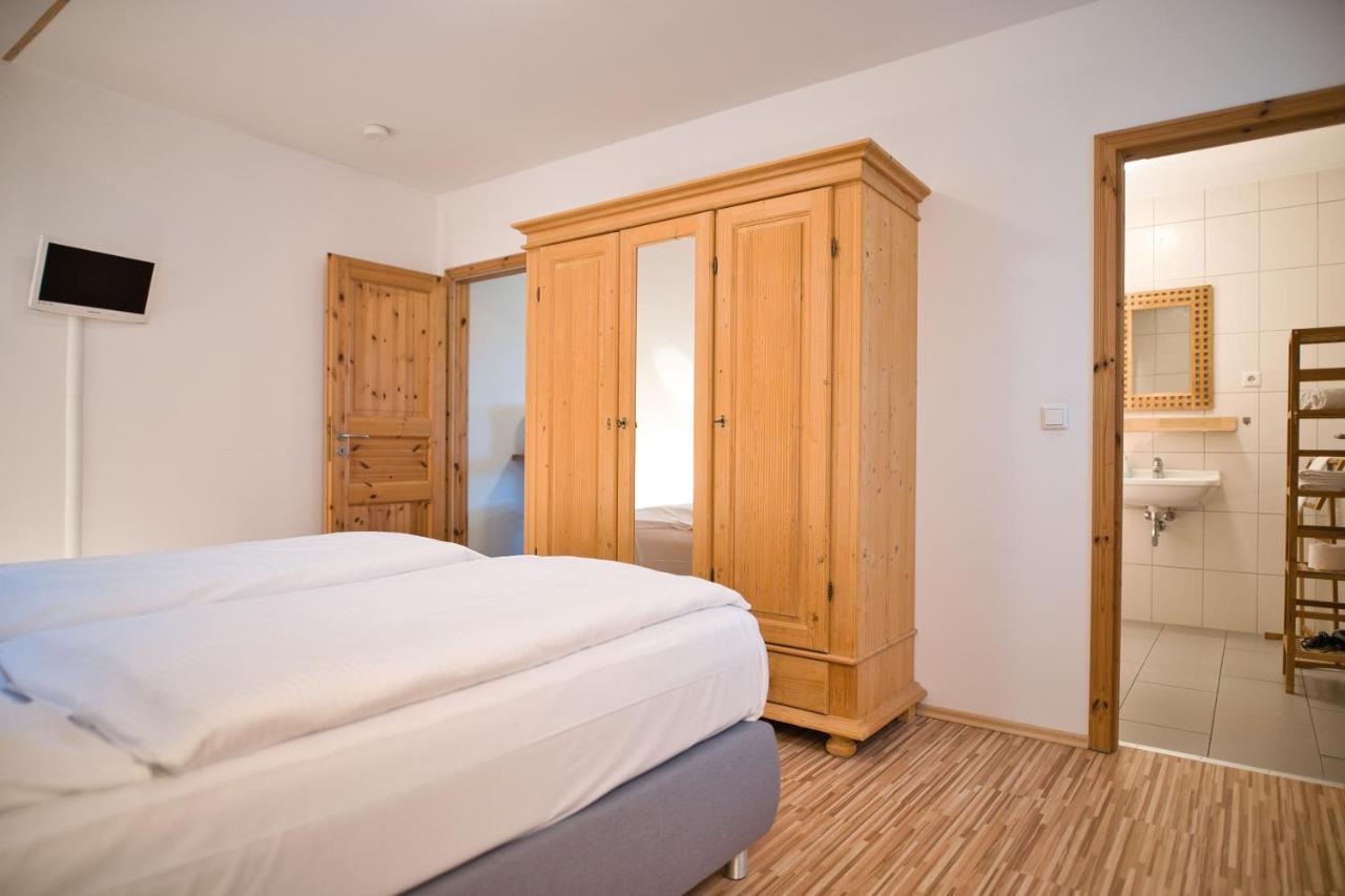 Zum Goldenen Anker Aparthotel ชตราลซุนด์ ภายนอก รูปภาพ