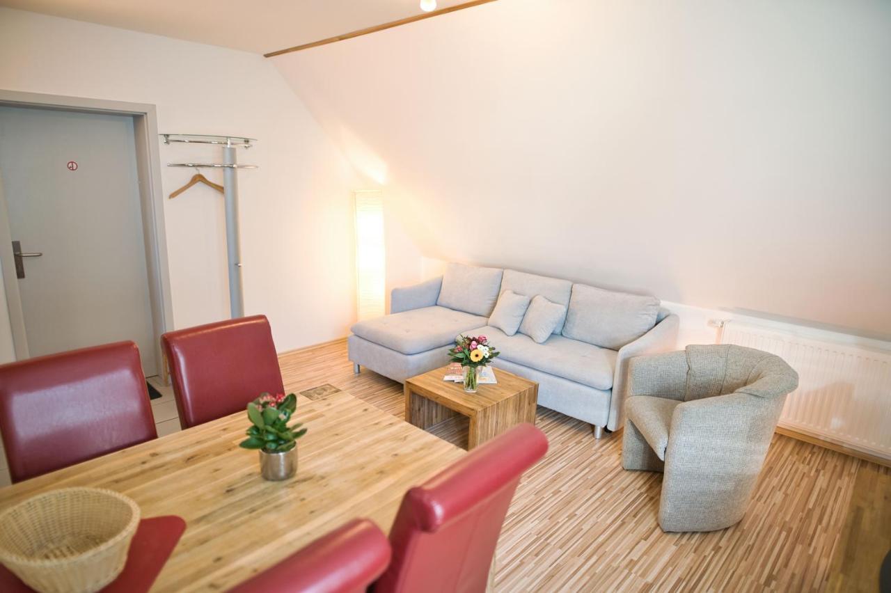 Zum Goldenen Anker Aparthotel ชตราลซุนด์ ภายนอก รูปภาพ