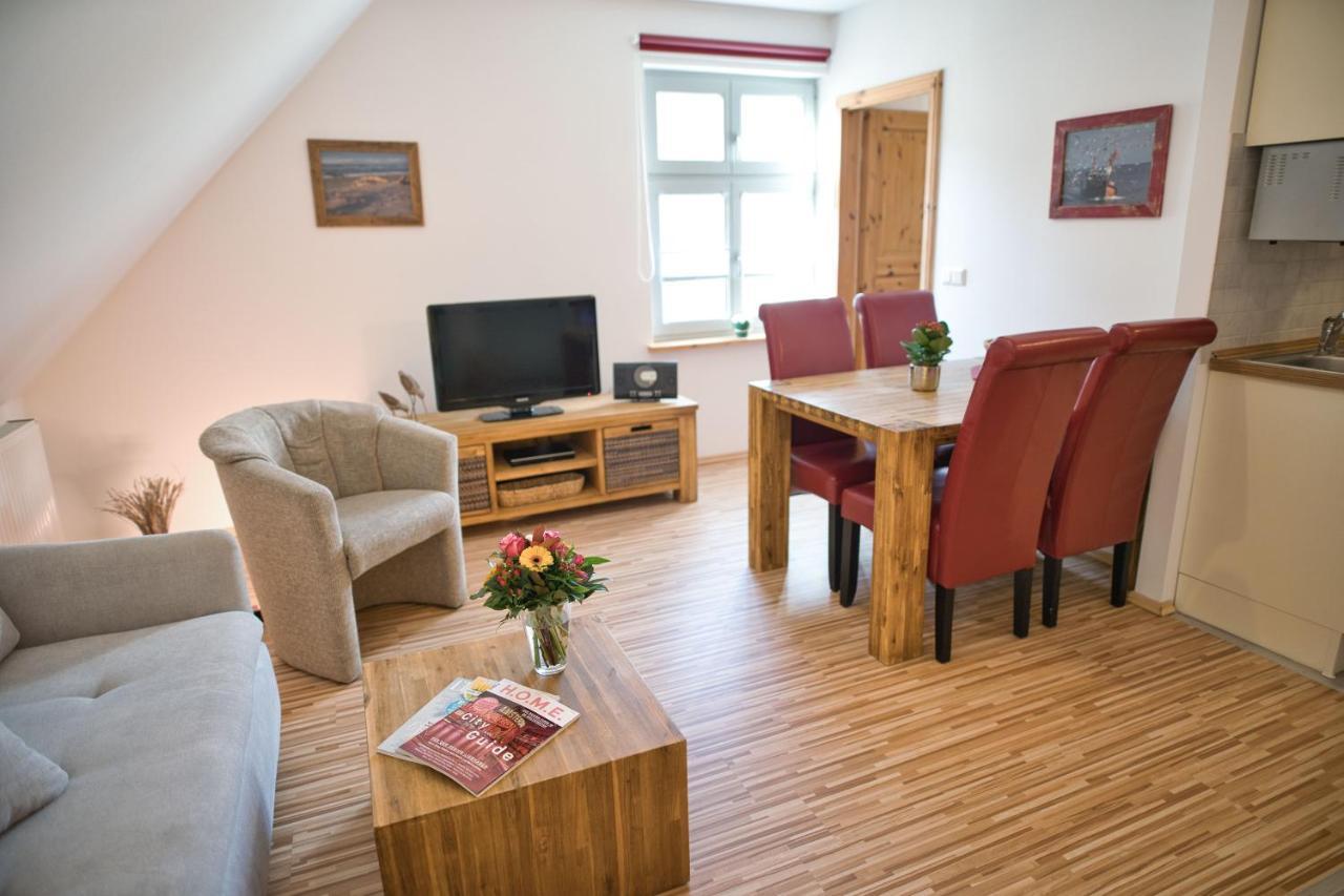 Zum Goldenen Anker Aparthotel ชตราลซุนด์ ภายนอก รูปภาพ